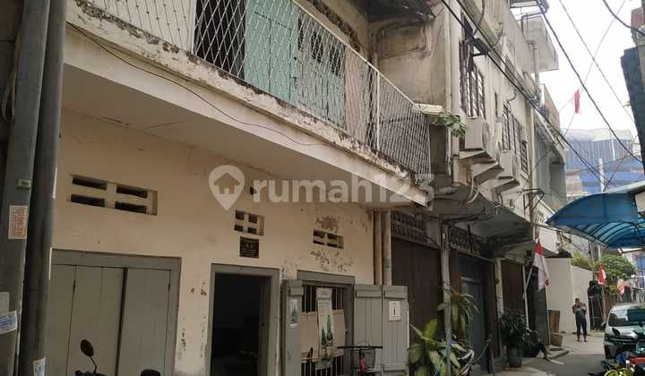 Rumah 2 Lantai Cocok untuk Tempat Usaha, Gudang, Tempat Tinggal Lokasi Strategis di di Kawasan Niaga Pasar Pagi