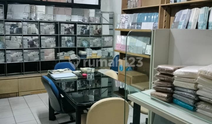 Affordable Shop House Linked to Morning Market Near Glodok, Ideal for Business and Office