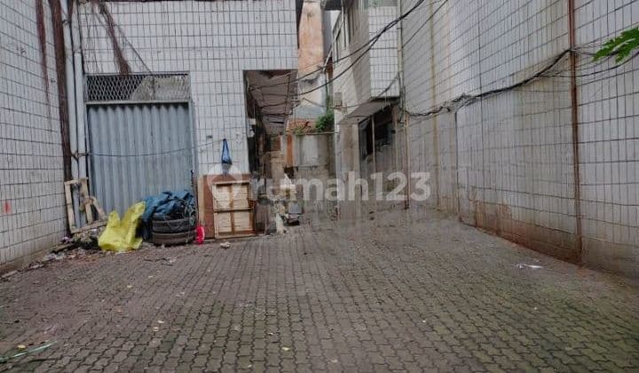 Komplek Isi 7 Unit Ruko Dan Tanah Kosong Di Kawasan Perdagangan Pintu Kecil Asemka
