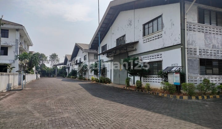 Tanah dan Bangunan Megah Ex Pabrik Sandal Luas Sekali 39.115M² di M.toha Karawaci