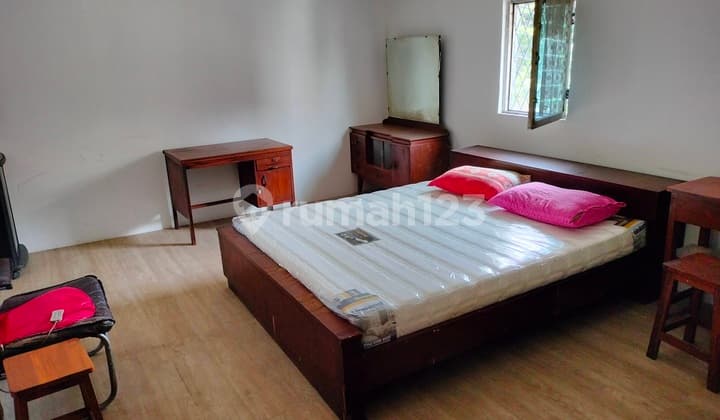 Rumah Murah 3 Lantai Di Latumenten Posisi Pinggir Jalan Raya