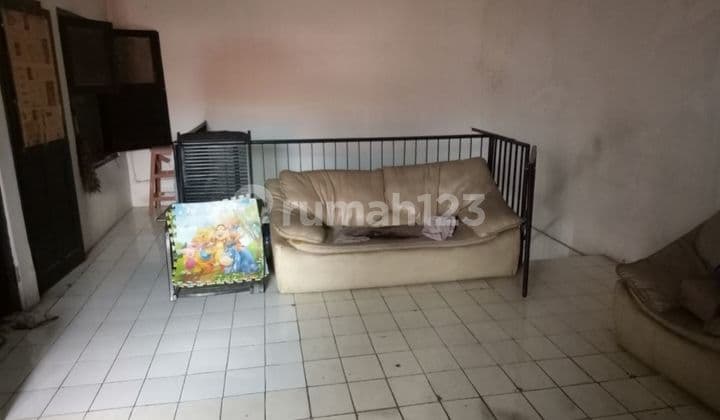 Strategic House at Jembatan Dua in a Comfortable Residential Complex