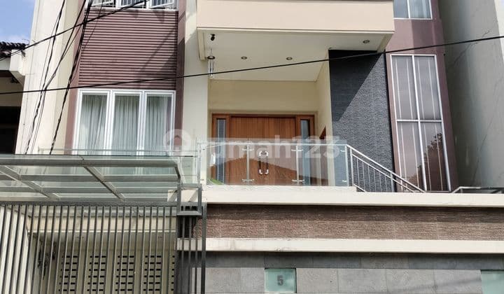 Rumah Mewah Pluit Putri 3 Lantai Design Menawan