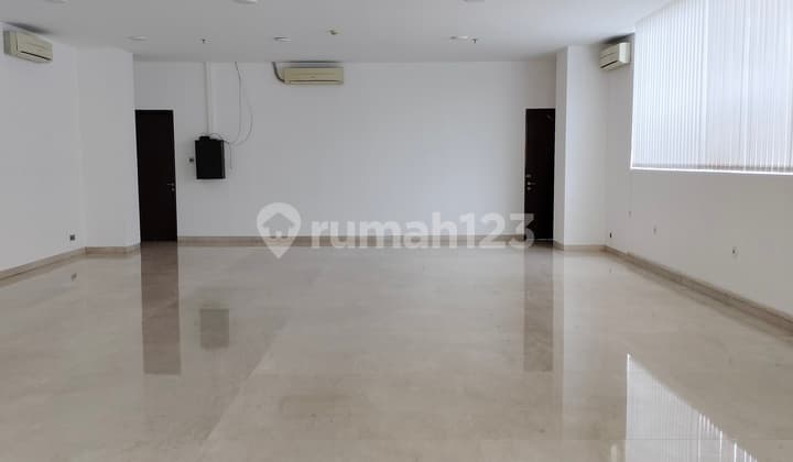 Perkantoran Strategis Private Lift Dan Private Toilet Ada Yg Plong Atau Sekat Parkiran Luas Di Gedung Clover Pluit