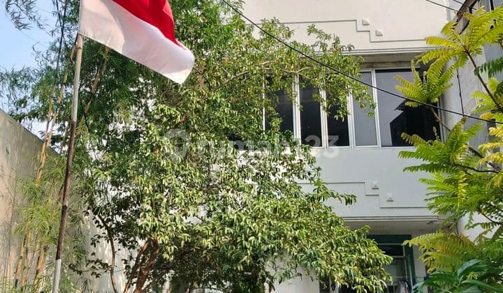 Rumah Murah 3.5 Lantai Bentuk Ngantong Sudah SHM Lokasi Strategis di Jalan Kartini Jakarta Pusat Dekat Pasar Baru