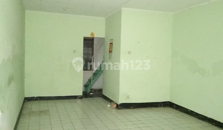 Affordable Strategic House Near Schools and Churches, Ideal for Living, Business, Investment Located in Citra Garden 1