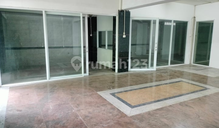 Ruko Lebar 11 Sudah Rapi Direnovasi Cocok Untuk Kantor, Tempat Usaha, Gudang Lokasi Strategis Hadap Jalan Raya Terletak Di Kawasan Bisnis Pasar Pagi Dekat Asemka