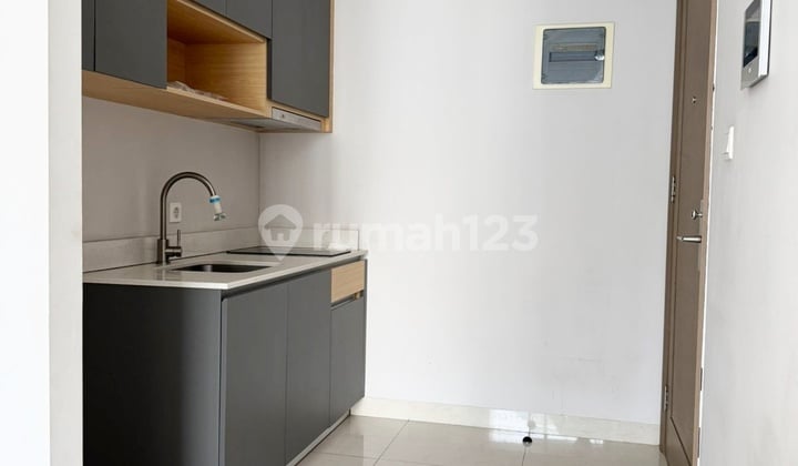 Apartemen 2 BR Full Furnished Siap Huni Design Cantik Dan Nyaman Di Taman Anggrek Residence