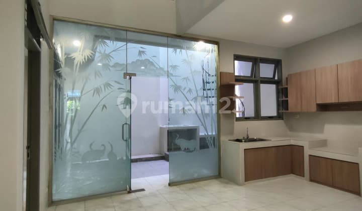 Rumah Cantik Rapi Design Menarik Dekat Mall Lokasi Strategis Di Tomang