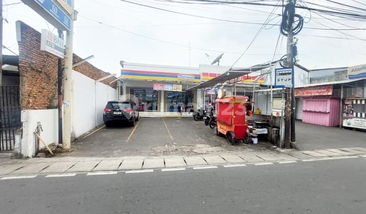 Shop House 9.5x34, Suitable For Mini Market, Office, Business Place, Warehouse, Strategic Location Situated In Benjamin Sueb Kemayoran.