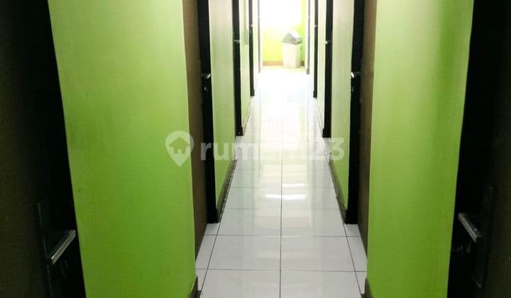 Strategic Boarding House with 31 Furnished Rooms, AC, and Ensuite Bathroom Located in the Strategic Area of Cengkareng