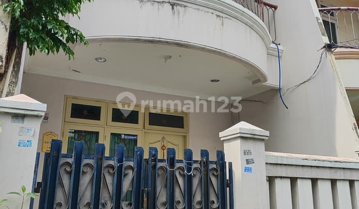 Rumah Murah 2.5 Lantai Sudah Shm Lokasi Strategis Dekat Kampus, Mall, Rs Terletak Di Tanjung Duren