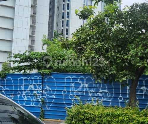 Tanah Strategis Cocok Untuk Paddle, Studio Renang, Lapangan Olah Raga, Town House, Restaurant Lokasi Dekat Apartment, Hotel, Rs Teletak Di Raya Kembangan Puri Indah