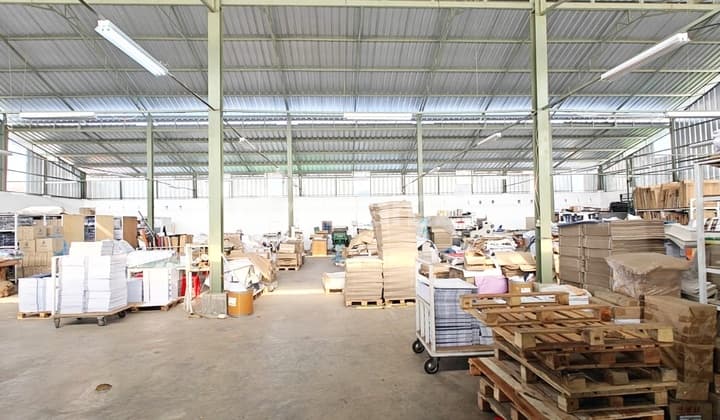 Gudang Ijin Industri Sudah SHM Akses Container Terletak di Teluk Naga Tangerang