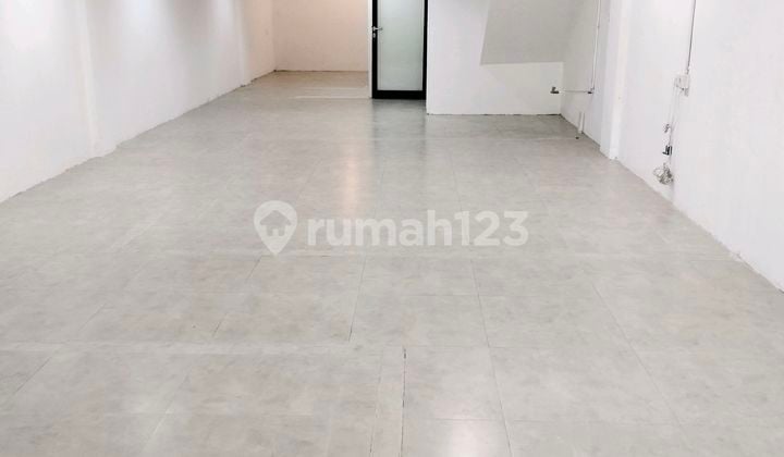 Ruko 3.5 Lantai Plus Basement Ukuran 5X32 Cocok untuk Usaha, Kantor, Tempat Tinggal Lokasi Strategis di Green Garden Jalan Panjang