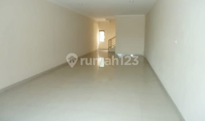 Ruko Strategis Hadap Jalan Raya Cocok Untuk Kantor, Tempat Usaha Parkiran Luas Lokasi Strategis Dekat Rumah Sakit Terletak Di Pos Pengumben Permata Hijau