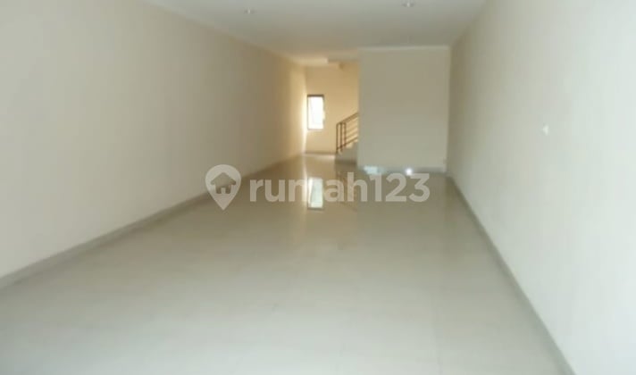 Ruko Strategis Hadap Jalan Raya Cocok Untuk Kantor, Tempat Usaha Parkiran Luas Lokasi Strategis Dekat Rumah Sakit Terletak Di Pos Pengumben Permata Hijau