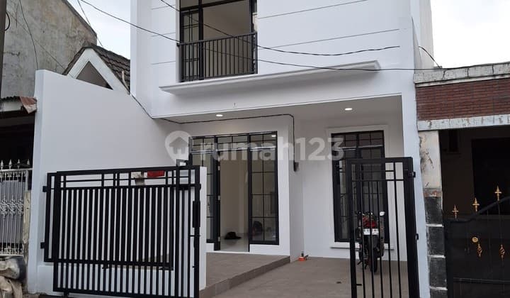 Rumah Baru SHM di BSD Kencana Loka, Tangerang Selatan, Siap Huni