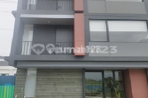 Rumah Kos 3 Lantai Strategis Pusat Kota Lippo Karawang