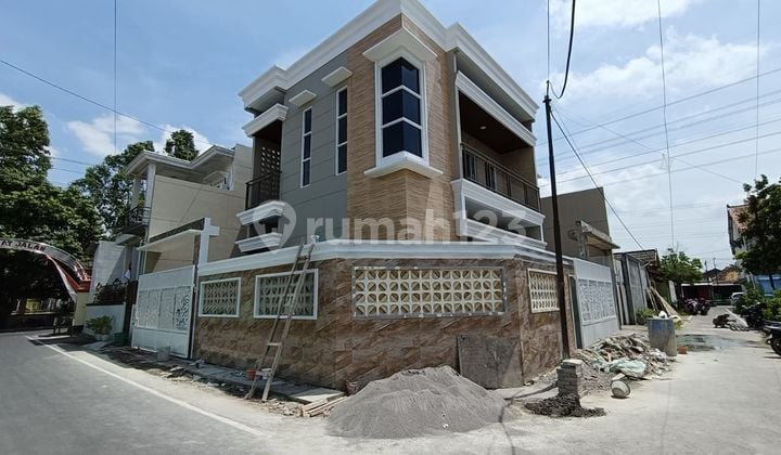 For Sale Luxury 2-Story House Laweyan Solo