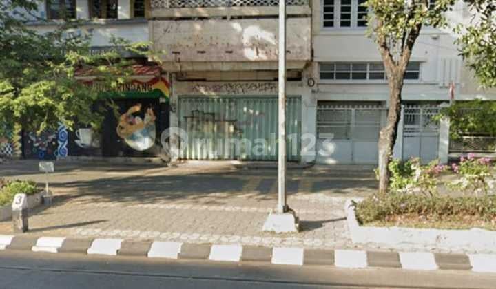 Hot Property! Ruko 2 Lantai + Tanah Luas di Lokasi Emas Slamet Riyadi, Cocok untuk Usaha dan Investasi