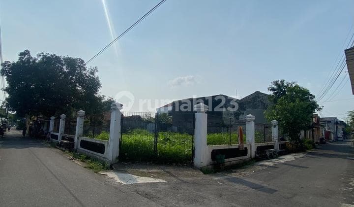 Super Strategic Hook Land Ready to Build in the Heart of Solo City