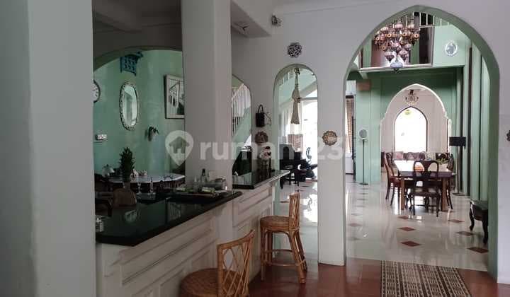 For Rent 2-Story House Suitable for Office and Residence, 600m2 Area in Menteng