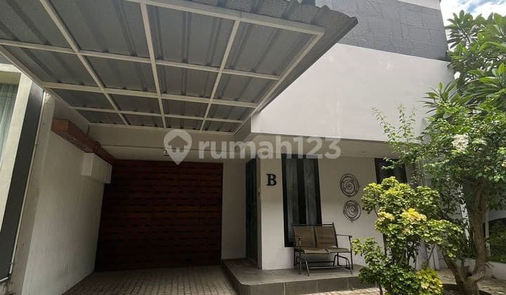 Disewa Rumah Bagus Luas 300m2 Akses Mobil di Cilandak Kemang Jaksel