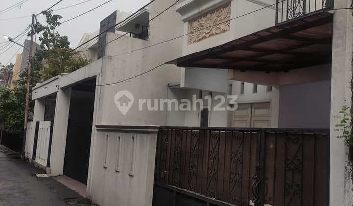 Disewa Rumah Luas 150m2 Cocok Hunian Dan Usaha di Tebet