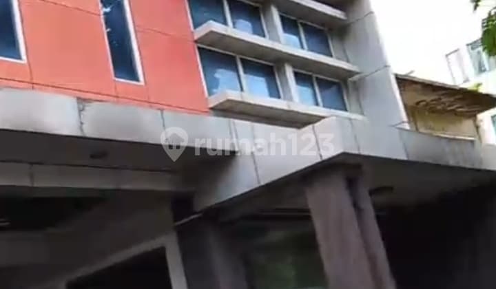 Disewakan Cepat Gedung Luas 1200M Ada Lift di Pinggir Jl Raya Jaksel