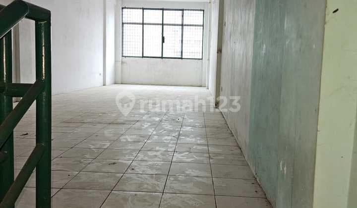 Disewakan ruko 2lt luas 150m2 di tanah abang