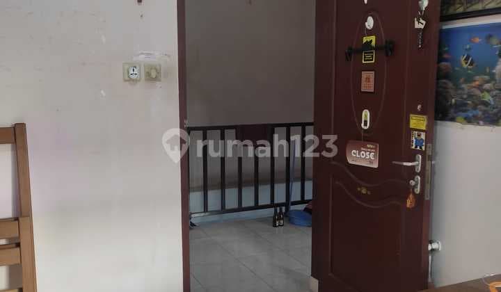 Dikontrakan Rumah 2Lt dengan 4 Kamar Tidur di Menteng Jakarta
