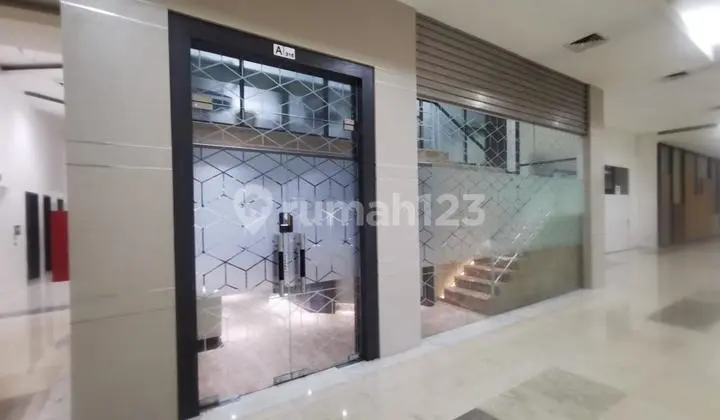 Sewa ruko mewah 2lt dalam mall akses 24 jam furnished di kuningan