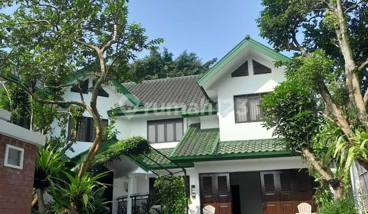 Dijual Rumah Mewah Furnish Ada Kolam Renang di Bnr
