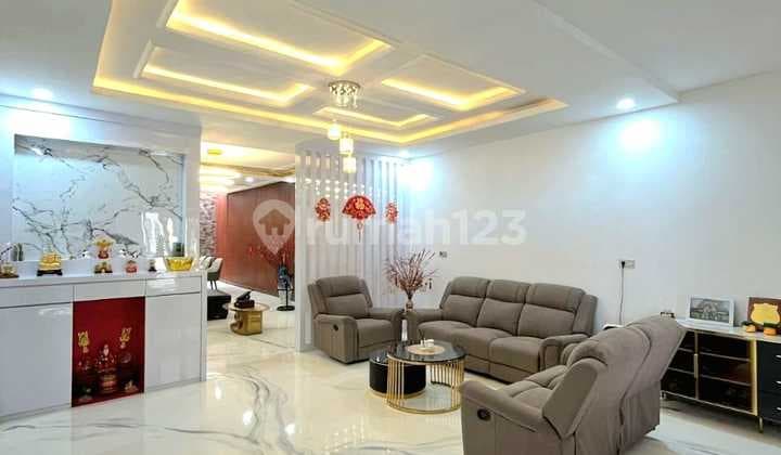 Dijual Villa Mewah Komplek Taman Malibu Indah Medan Polonia