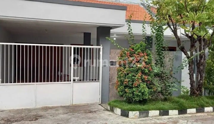 DIJUAL CEPAT Rumah 2 lantai di Rungkut Asri Surabaya DIJUAL CEPAT Rumah 2 lantai di Rungkut Asri Surabaya
