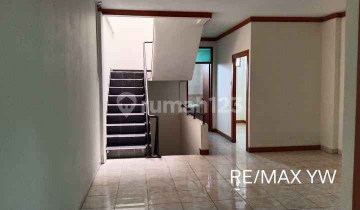 Ruko MAINROAD disewakan di Jln Bkr bandung