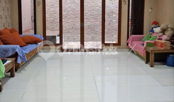 Rumah Pelangi Jingga Gading Residence, Kelapa Gading, Jakarta Utara
