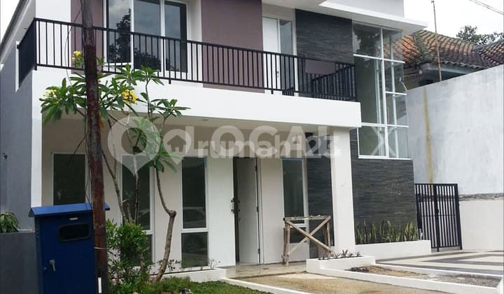 Rumah Bukit Jamrud Golf Sentul, Babakan, Bogor, Jawa Barat