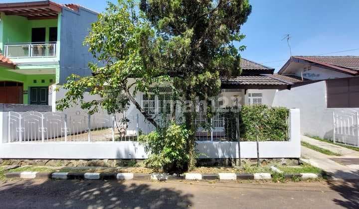 Ready to Occupy Arcamanik Home, Serene and Comfortable