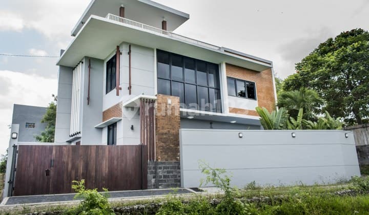 Villa Fully Furnished With Rice Field View In Padonan Canggu