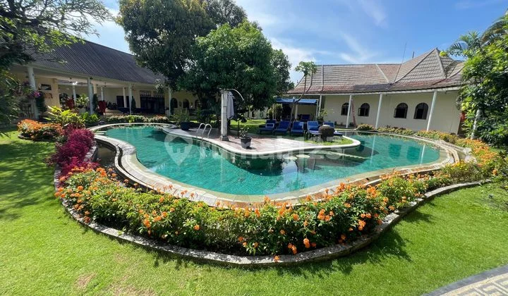 5-Bedroom Luxuriously Fully Furnished Villa in Sanur