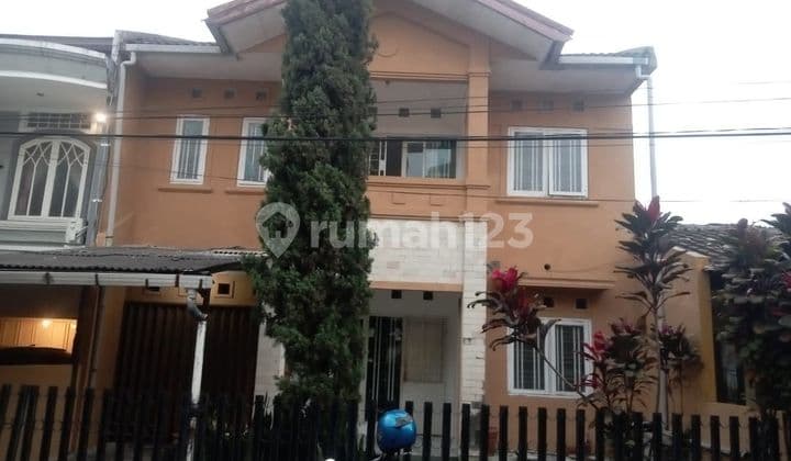 Rumah Siap Huni Tengah Kota Lokasi Strategis di Muara