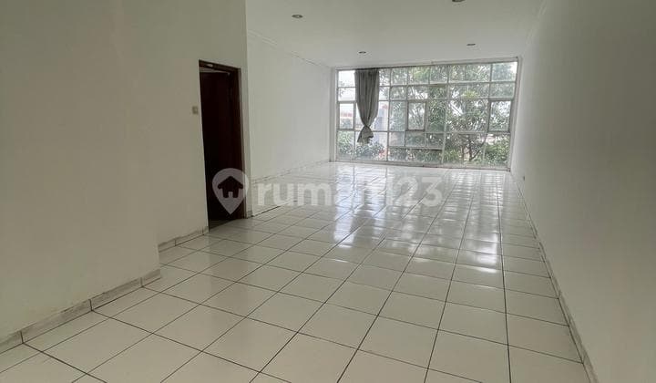 Ruko Strategis Usaha Tengah Kota di Jamika