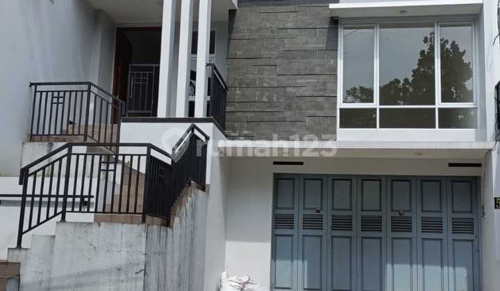 Rumah Siap Huni Lux 3 Lantai di Budisari, Setiabudi