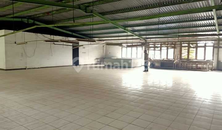 Warehouse and Office with 40Feet Container Access, Ready to Use in Lembang