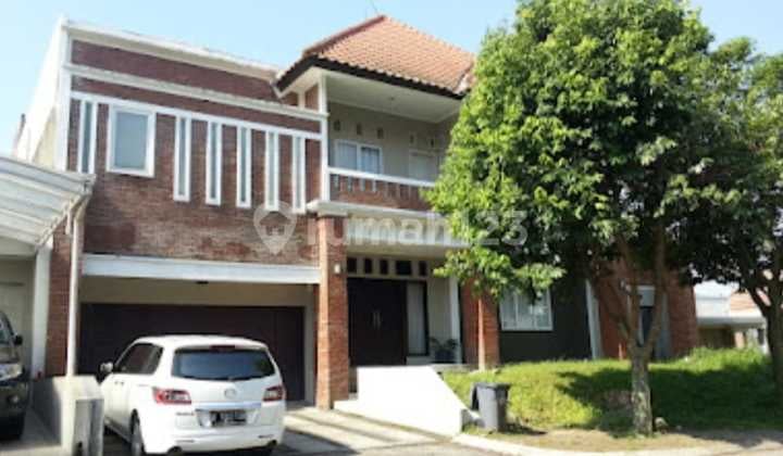3-Story House Good Lux Ready to Live Tatar Pitaloka Kota Baru Parahyangan