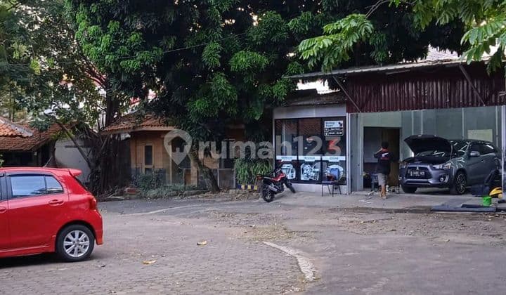 Ruang Usaha Bagus Tengah Kota Strategis di Mainroad Pasteur