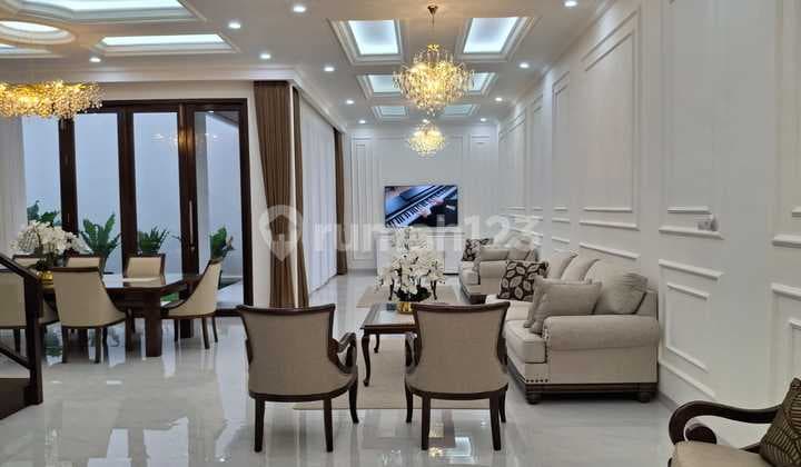 Dijual Rumah Mewah Elegan dengan Arsitektur Modern di Cibubur