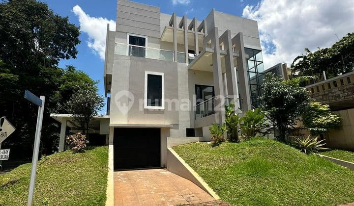 Rumah Mewah 3 Lantai Hook Ada Basement Legenda Wisata Dijual